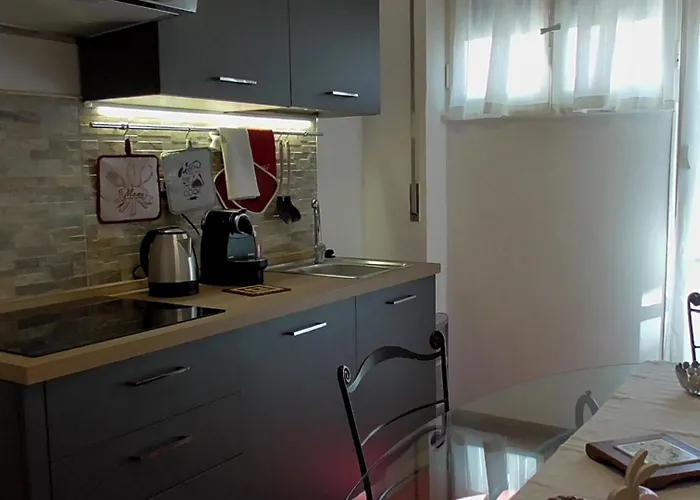 Italian Romance - A Fine In Apartment Rom