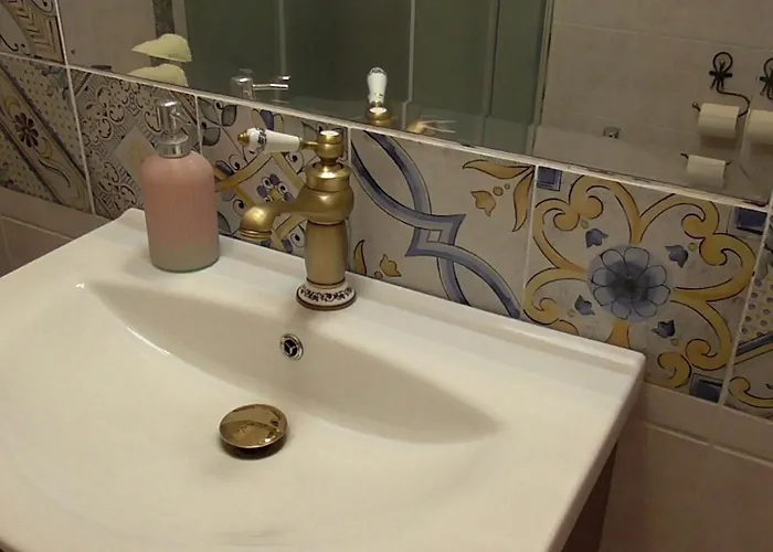 Italian Romance - A Fine In Apartment Rom